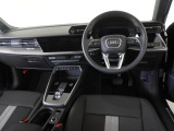 Audiのインテリアはエクステリア同様、優れたデザイン性とクオリティ、そして機能性を兼ね備えております。