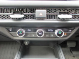 運転席と助手席はシートヒーター装備!エアコンに比べて暖まるスピードが速いので冬でも快適に過ごせます。冷え症で悩まれている方にも◎また、エアコンに比べて車内の空気が乾燥しにくいのも、嬉しいポイントです!
