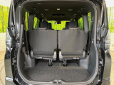普段のお買い物や通勤、送迎等に十分な荷室スペースを確保しております。セカンドシートを倒すと、大きな荷物の積載も可能です♪