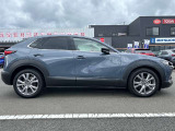 外部査定機関にて車両の鑑定を行っております。外部の第三者機関AISによる厳しい検査で車両を細かくチェックしております。安心して当店の車両をお選び下さい。「Re:HYBRID」は鑑定書の発行をしております。