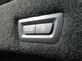 電動リアゲート装備。バンパー下でのキックオープン&クローズ機能も装備です。