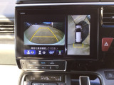 【マルチビューカメラ】周囲の状況を多彩なビューでナビ画面に表示します。駐車場や見通しの悪い交差点での安心感を高めます♪