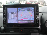 空から見下ろしているような視点で周囲を確認できるアラウンドビューモニター。駐車時とても便利♪
