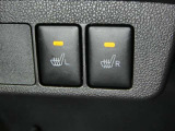 前席にはシートヒーターが装備されています。寒い日も快適なドライブが楽しめます♪