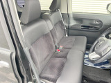運転席まわりには十分なスペースがあり、大柄な方でもゆったり運転していただける環境です。