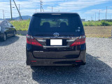 お気づきの方もいると思いますが・・・後ろ姿は・・・アルファード!?