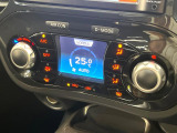【オートエアコン】一度お好みの温度に設定すれば、車内の温度を検知し風量や温度を自動で調整。暑い…寒い…と何度もスイッチ操作をする必要はありません。快適な車内空間には必須の機能ですね♪