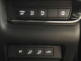 運転席回りのスイッチで安全装備のON/OFFも簡単に!