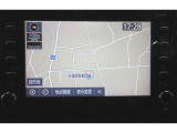 ディスプレイオーデイオ(AM/FMチューナー・Biuetooth・USB入力)+オプションのナビが付いています。