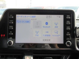 ディスプレイオーディオを装備。スマホとクルマをつなぐことで、これまでのナビに加えて、いろんなサービスが楽しめます。