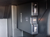 ■【ETC車載器】が装備されています。セットアップをしてお渡しとなり、ETCカードを差し込むだけで高速道路の利用が可能です。