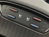 【シートベンチレーション】夏場は涼しい風でお尻や背中の熱やムレを防ぎ、冬はエアコンよりも早く温まってポカポカに!レザーシートにうれしい装備で、季節を問わず快適に過ごせます。