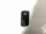 スマートキー付きですからドアロックの開閉およびエンジンスタートが楽々です。電動スライドドアの開け閉めもボタンで操作できます。
