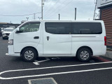 当店は照明・屋根付きスペースございますので雨天時も安心して現車確認が可能です。