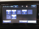 ラジオ、フルセグテレビ、CD再生、DVD再生、SD再生(音楽/動画)、SD録音(別途SDカードが必要です)、Bluetoothオーディオが使用可能です。詳しい仕様については展示店舗までお尋ねください。