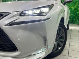 【三眼LEDヘッドライト】スタイリッシュな見た目の三眼LEDヘッドライトを装備♪スタイルだけでなく、夜間の走行も視界良好で安心してお乗りいただけます。