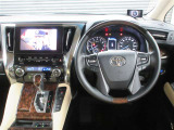 運転席はその車の重要ポイント。ぜひ実際にご乗車ください。お待ちしてます。