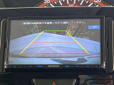 【バックカメラ】駐車時に後方がリアルタイム映像で確認できます。大型商業施設や立体駐車場での駐車時や、夜間のバック時に大活躍!運転スキルに関わらず、今や必須となった装備のひとつです!