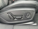 ●電動シート『車両の座席を電動で調整できます。ドライバーや乗客がボタンを押すことで、シートの前後、上下、背もたれの角度などを簡単に調整できます』個々の体型や好みに合わせた快適な座り心地を実現できます。