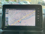 日産純正9インチメモリーナビ(MM223D-L)装備。スマートフォンによる部分地図更新、Bluetooth接続での音楽視聴、快適な画面操作と高音質なオーディオ再生。