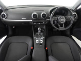 Audiのインテリアはエクステリア同様、優れたデザイン性とクオリティ、そして機能性を兼ね備えております。