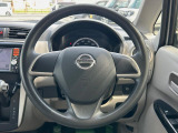 インテリアに合わせたデザインのステアリングは、運転される方のことも考え、運転しやすい形状、大きさです。是非一度、実際に触ってお確かめください。