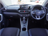 ◆視界広々で非常に運転しやすくロングドライブでも疲れを感じさせないすっきりとまとまったインパネ周りです。