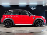 ☆MINIの車の始まりは大人四人がギリギリ乗れるコンパクトな車です!!今となっては3ナンバーですが、もともとは5ナンバーの車でした!!
