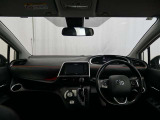見通しのよいすっきりとした視界で、誰でも運転しやすいです。運転のしやすさは疲れにくさにも繋がりますよ♪
