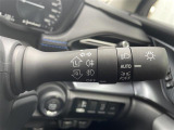 【 オートライト 】オートライトなのでライトの点け忘れを気にすることなく運転が出来ます。