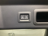 とても便利な【パワーテールゲート】スイッチ一つで楽々自動開閉。