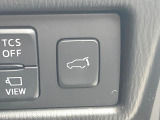 【パワーバックドア】スマートキーや運転席のボタンを押すだけでリアゲートが自動で開閉します!荷物を持っている時や、高い位置にあるバックドアを閉める際に便利な機能です♪
