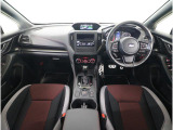 ■視界良好で運転しやすいコックピットです。シンプルで操作性の良いインパネ回りにデザインされ、SUBARUは安全性能に徹底的にまでこだわった視界設計を行っています。