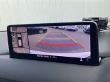 【360°ビューモニター】  とても分かりやすい、クルマの上から見下ろしたような映像で、駐車サポートをしてくれます。