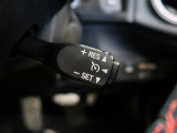 【クルーズコントロール】高速道路もラクラク走行。アクセルを離しても一定速度で走行ができ、長距離運転時の負担を軽減!加速・減速も簡単なスイッチ操作で調整できます。
