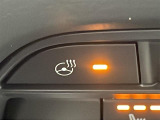 【ステアリングヒーター】冬場の寒い日に手がかじかみながら運転するのはツライですよね。でも、これがあれば安心です!ハンドルのグリップ部がじわっと暖かくなって心までポカポカします。
