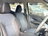 運転席シート廻りは使用感も少なく、良好な状態となっています。前オーナー様が丁寧に使っていたことがよくわかりますね。