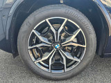 左前フロント 245/50R19