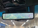 【デジタルインナーミラー】後席の大きな荷物や同乗者で後方が確認しづらい時でも安心!カメラが撮影した車両後方の映像をルームミラー内に表示。クリアな視界で状況の確認が可能です!