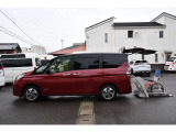 セレナ 2.0 XV チェアキャブ リフタータイプ 4WD 