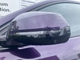 【BMWミラー】視認性の高いスタイリッシュなミラー。自動防眩機能も付いており夜間のドライビングをサポートします。