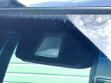 【ホンダセンシング】走行中に前方の車両等を認識し、衝突しそうな時は警報とブレーキで衝突回避と被害軽減をアシスト。より安全にドライブをお楽しみいただけます。