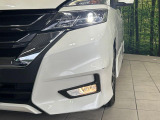 【LEDヘッドライト】悪天候や夜間走行時も良好な視界を確保し安心して運転できる高輝度LEDヘッドライトを装備!点灯速度が早く、消費電力も抑えられています
