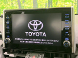 【9インチ ディスプレイオーディオ】大画面ディスプレイへお持ちのスマートフォンと連携して、ナビやbluetoothでの音楽再生が可能です♪デザインはもちろん操作性も良好!別途ナビ機能の取付可能です♪