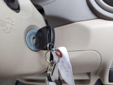 当社は法定費用と車両外諸費用を含んだ総額表示点です。ヤフ-の中古車サイトをご覧の方は(メ-ル見積もり・在庫を確認する)のボタンを押して総額表示の金額を確認して下さい。総額には(車検)整備代税金含みます