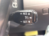 【クルーズコントロール】高速道路もラクラク走行。アクセルを離しても一定速度で走行ができ、長距離運転時の負担を軽減!加速・減速も簡単なスイッチ操作で調整できます。