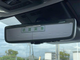 【 デジタルインナーミラー 】車両後方カメラの映像をミラーに映すことが出来ます! そのため、後席に人や荷物があって後方が見えづらい場合でもしっかり視界を確保することが出来ます!//