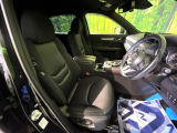 運転席シート廻りは使用感も少なく、良好な状態となっています。丁寧に使われていたことがよくわかりますね。