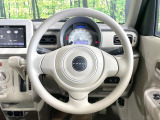 インテリアに合わせたデザインのステアリングは、運転される方のことも考え、運転しやすい形状、大きさです。是非一度、実際に触ってお確かめください。