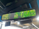 【デジタルインナーミラー】後席の大きな荷物や同乗者で後方が確認しづらい時でも安心!カメラが撮影した車両後方の映像をルームミラー内に表示。クリアな視界で状況の確認が可能です!
